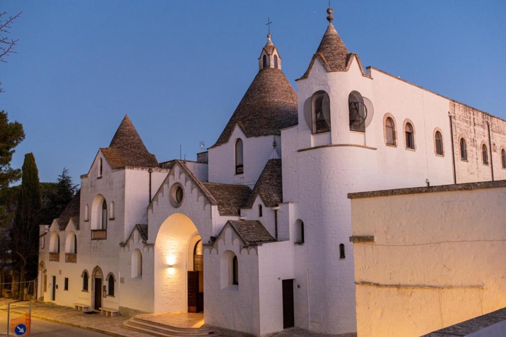 Dea Luxury Casa Vacanze- Zona Chiesa A Trullo - Alberobello Exterior photo